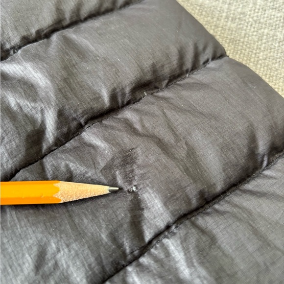 Patagonia Kid’s Black Puffer Down Jacket Better sweater Size XL - Picture 8 of 8